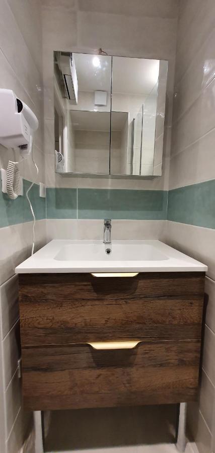 Studio confort, plages proche, wifi, 2 lits - FAME MARINA BAIE DES ANGES Villeneuve-Loubet Extérieur photo