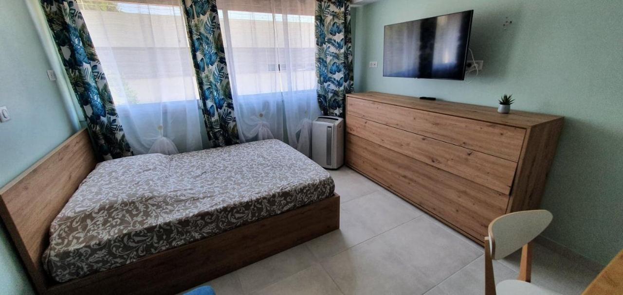 Studio confort, plages proche, wifi, 2 lits - FAME MARINA BAIE DES ANGES Villeneuve-Loubet Extérieur photo
